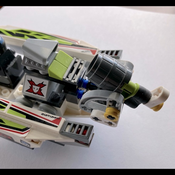 Lego speedboat with driver - Picture 3 of 3